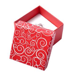 Malá červená krabička na prsten se sdíčkovými ornamenty