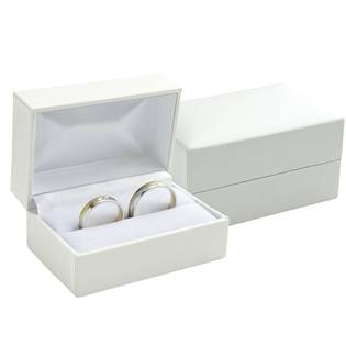 Bílá koženková krabička na snubní prsteny