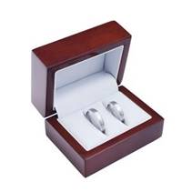 Dřevěná dárková krabička na snubní prsteny